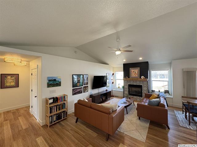 260139-93e00453-b529-4a89-8478-fe5775747d28